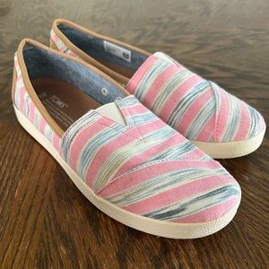 TOMS Pink Avalon Peony Ikat Striped Slip On Canvas Sneaker Size 9